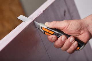 Nož tapetniški rezilo 18mm Carbonm 1027227 Fiskars