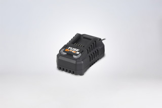 Polnilnik 18V 2.4A Fuse