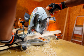 Žaga kotna stabilna VMS 1100-210 Villager 