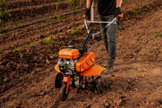 Prekopalnik VTB 842 Prime Villager 