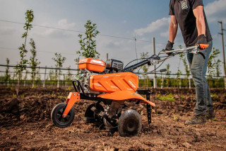 Prekopalnik VTB 842 Prime Villager 