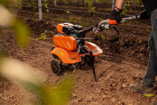 Prekopalnik VTB 842 Prime Villager 