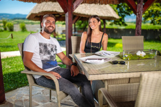 Stol vrtni Bay ratan siv 