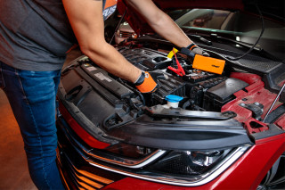 Zagnjalnik akum. Jump starter VJS 3500