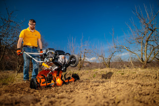 Prekopalnik VTB 843 Prime Villager 