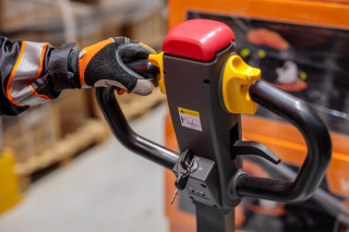 Viličar paletar akumulatorski VTP 1525 LiX 