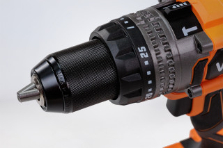 Vrtalnik-vijačnik udarni FUSE VLP 8220 