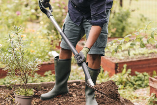 Lopata prekopna konič. ergon. siva POL 1067511 Fiskars 