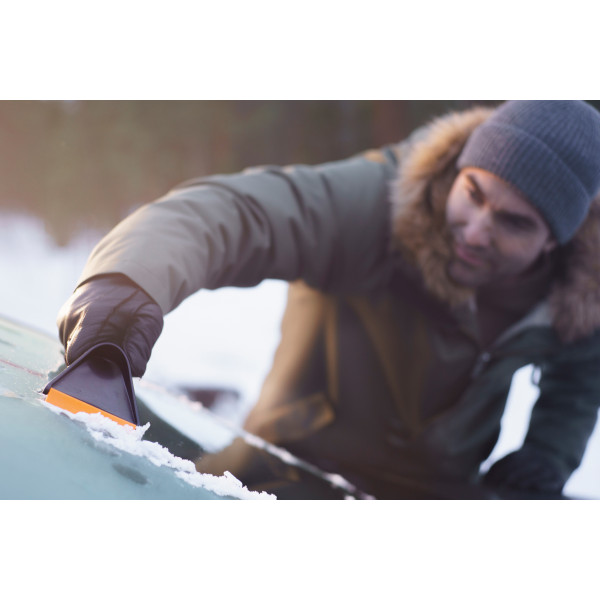 Strgalo za led Solid 1019354 Fiskars