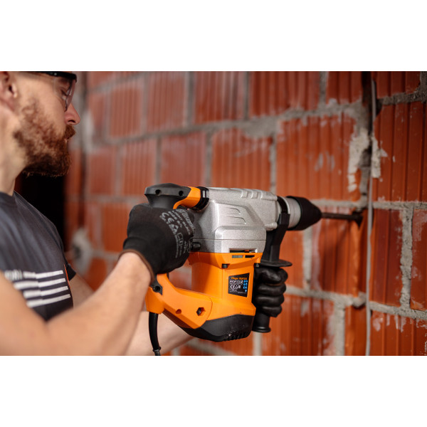 Vrtalnik-kladivo VLN 1506 Villager 