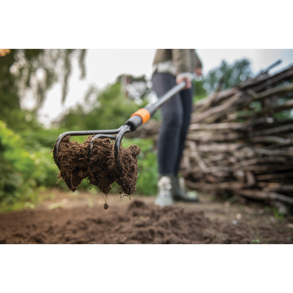 KULTIVATOR 3 ROGLJI QUIKFIT 1000680 Fiskars