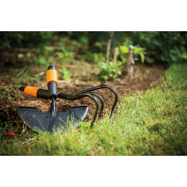 KULTIVATOR 3 ROGLJI QUIKFIT 1000680 Fiskars