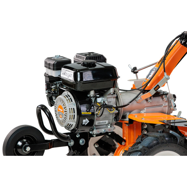 Prekopalnik VTB 843 Prime Villager 