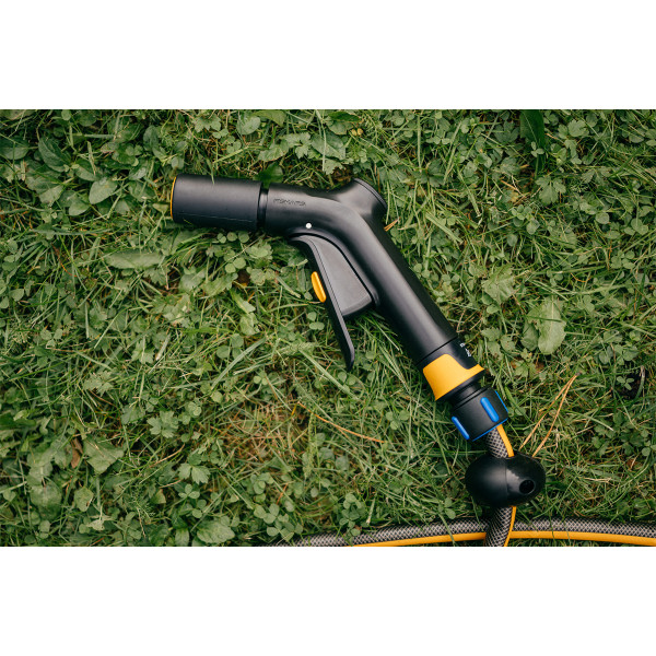 BRIZGALKA ZA VODO NASTAVLJIVA 1070838 Fiskars 