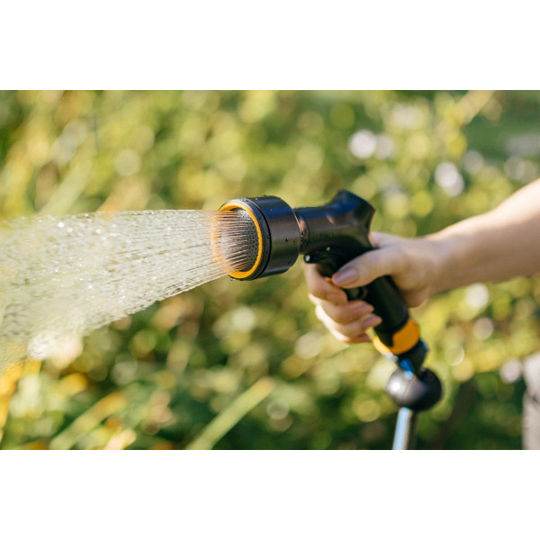 BRIZGALKA ZA VODO VEČFUNKCIJSKA 1070837 Fiskars 